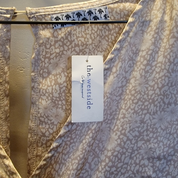 The Westside Floral Wrap Waist Top.  Beige Dark sz MEDIUM - Picture 9 of 10